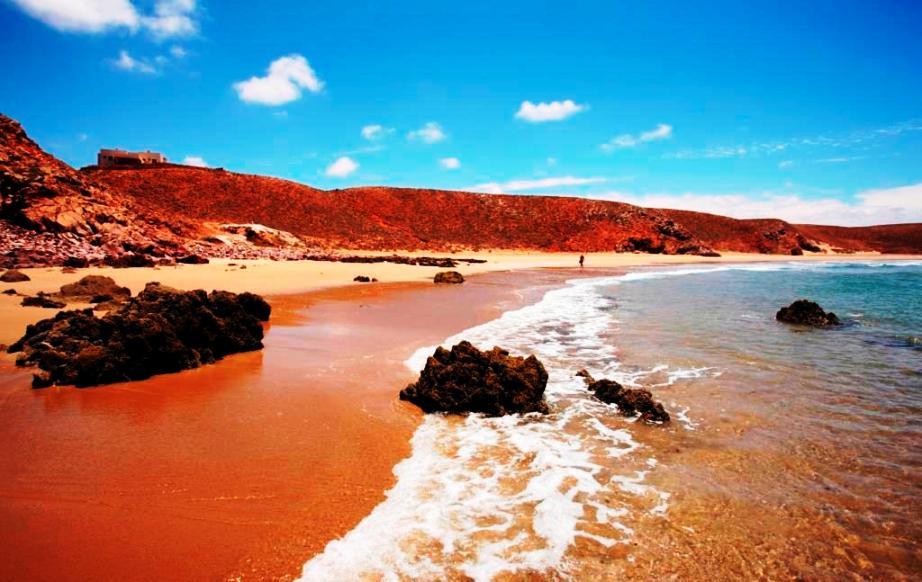 Mirleft - Kasbah Tabelkoukt - beach